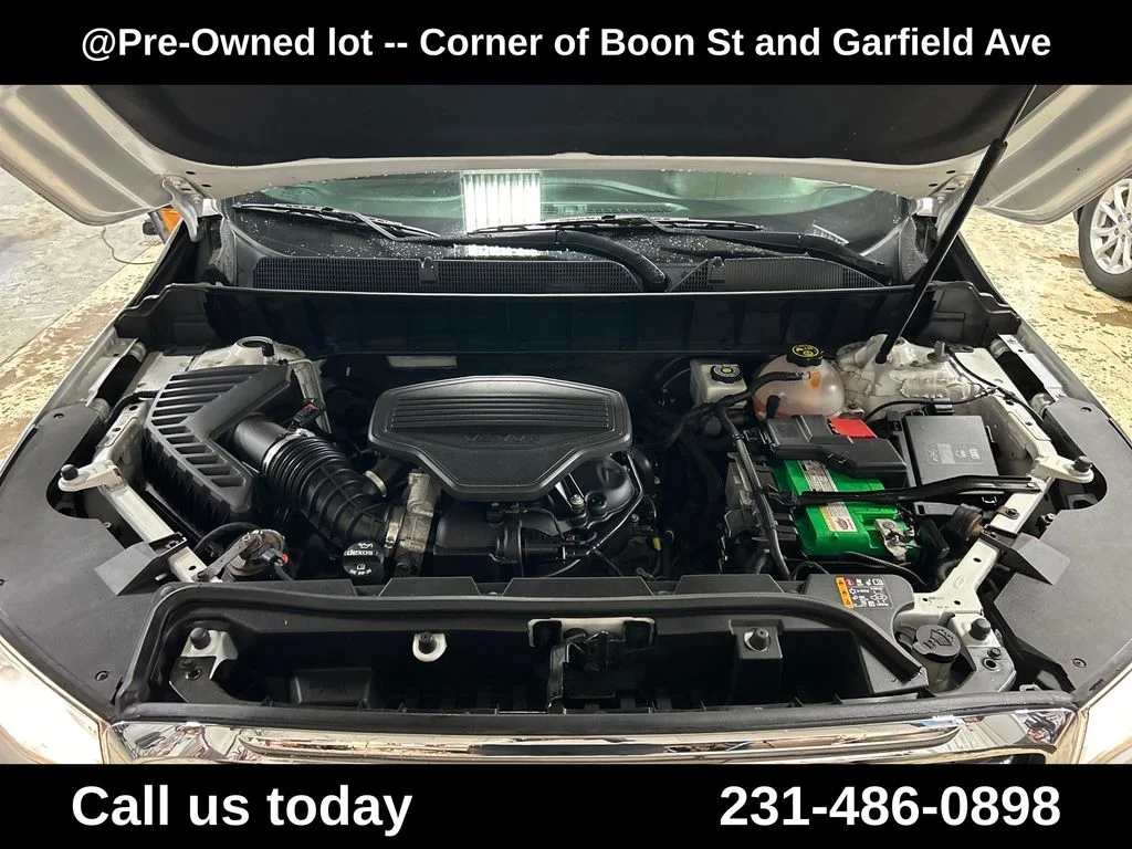 Used 2019 White GMC SLE-2 image 10