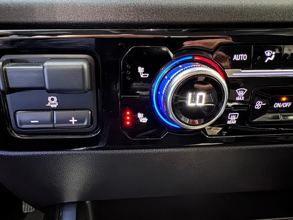 Certified Used 2024 Dynamic Blue Metallic GMC Elevation image 25