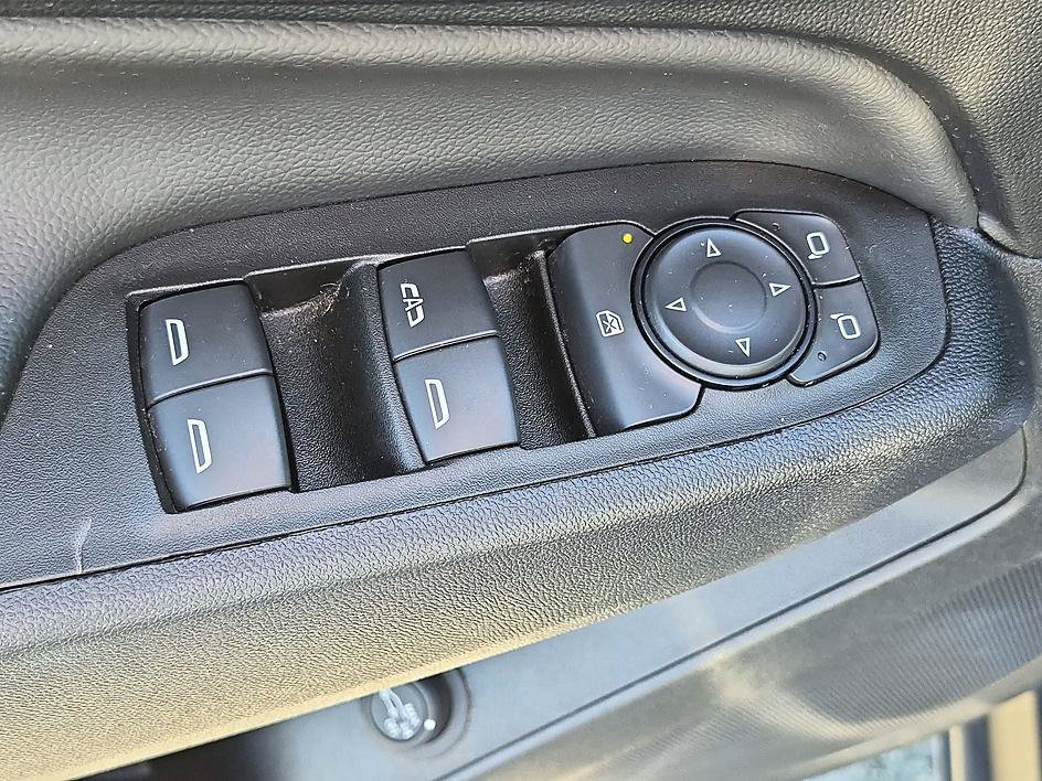 Used 2024 Lakeshore Blue Metallic Chevrolet LT image 13