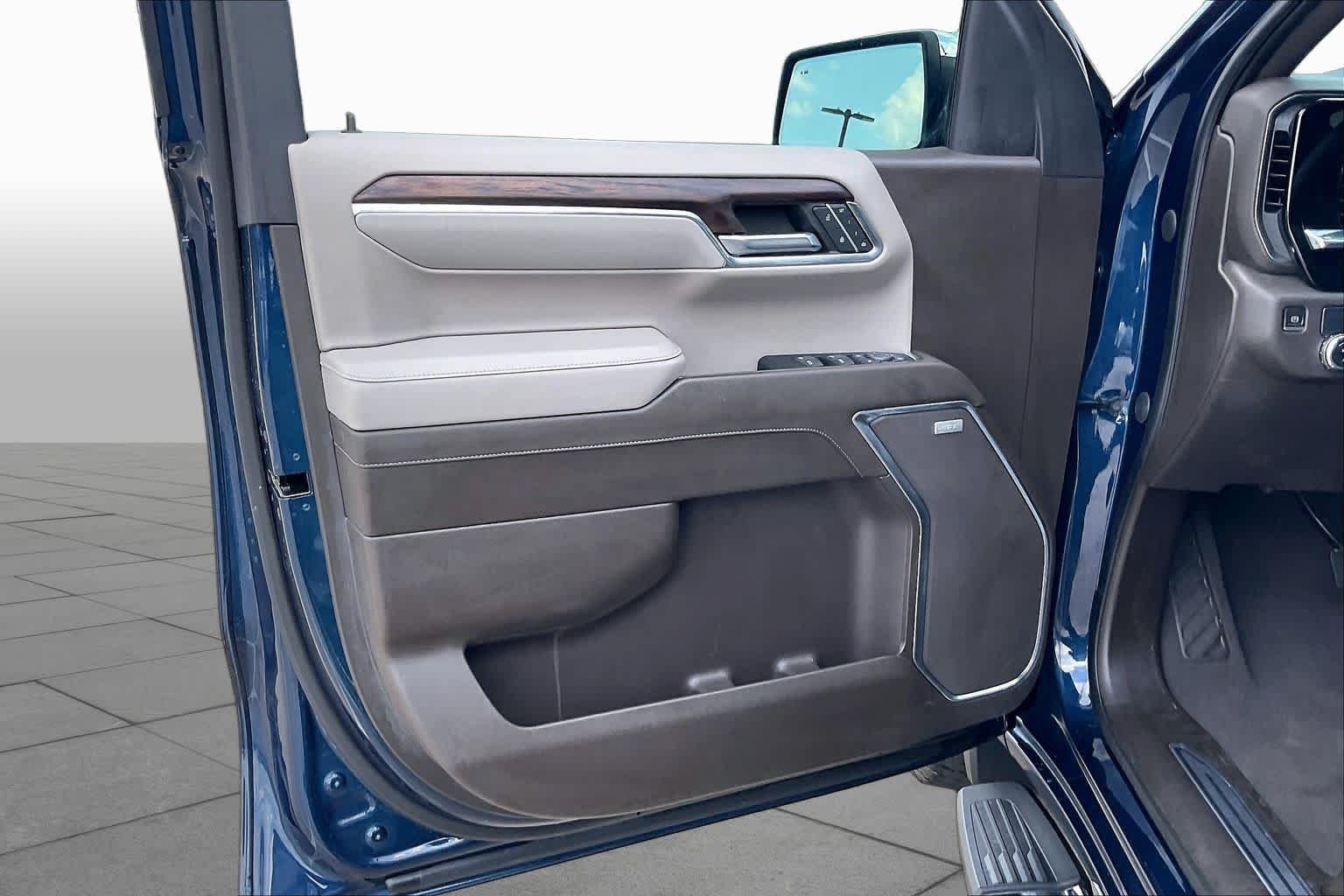 Used 2023 PACIFIC BLUE METALLIC GMC SLT image 21