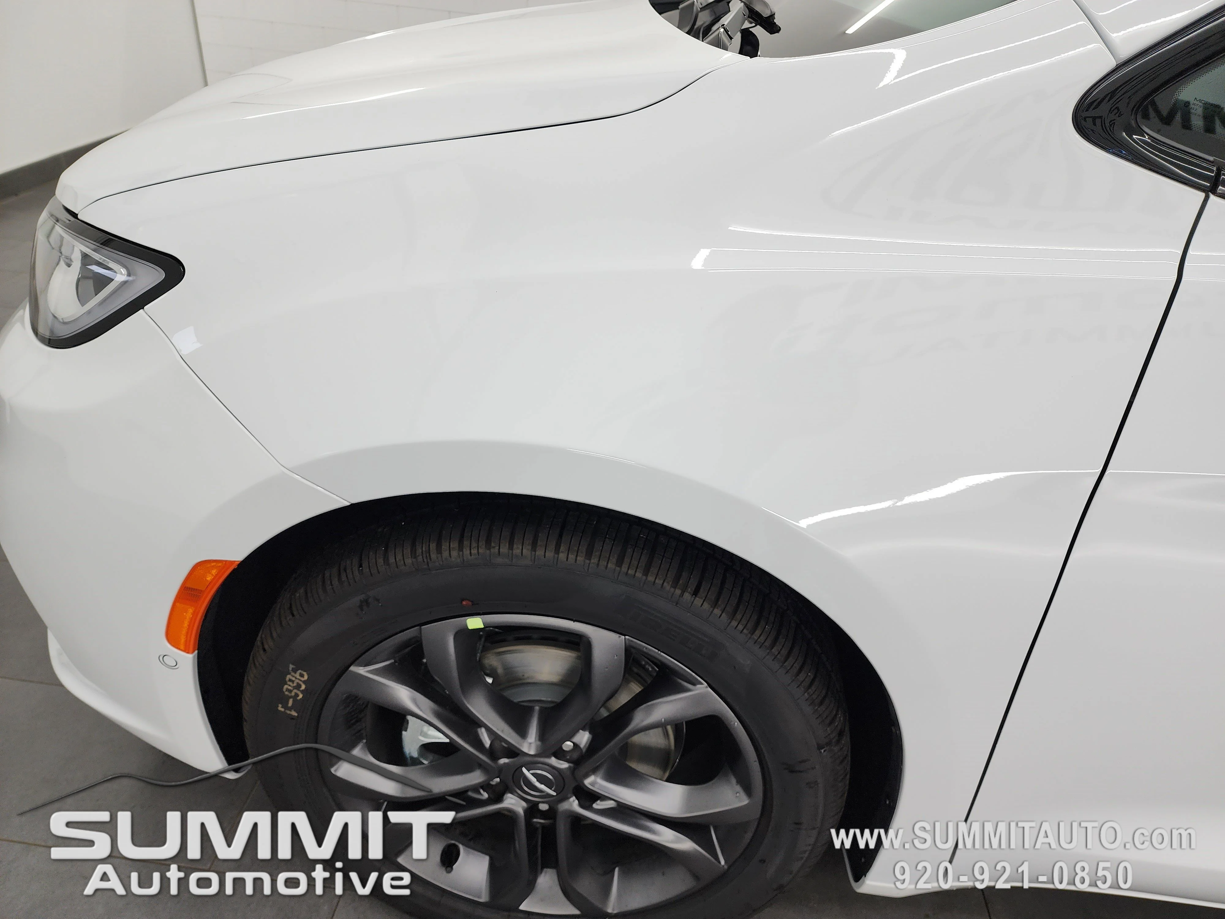 New 2026 Bright White Clear-Coat Exterior Paint Chrysler Select image 37