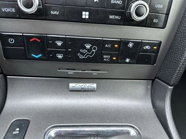 Used 2014 White Ford V6 image 18