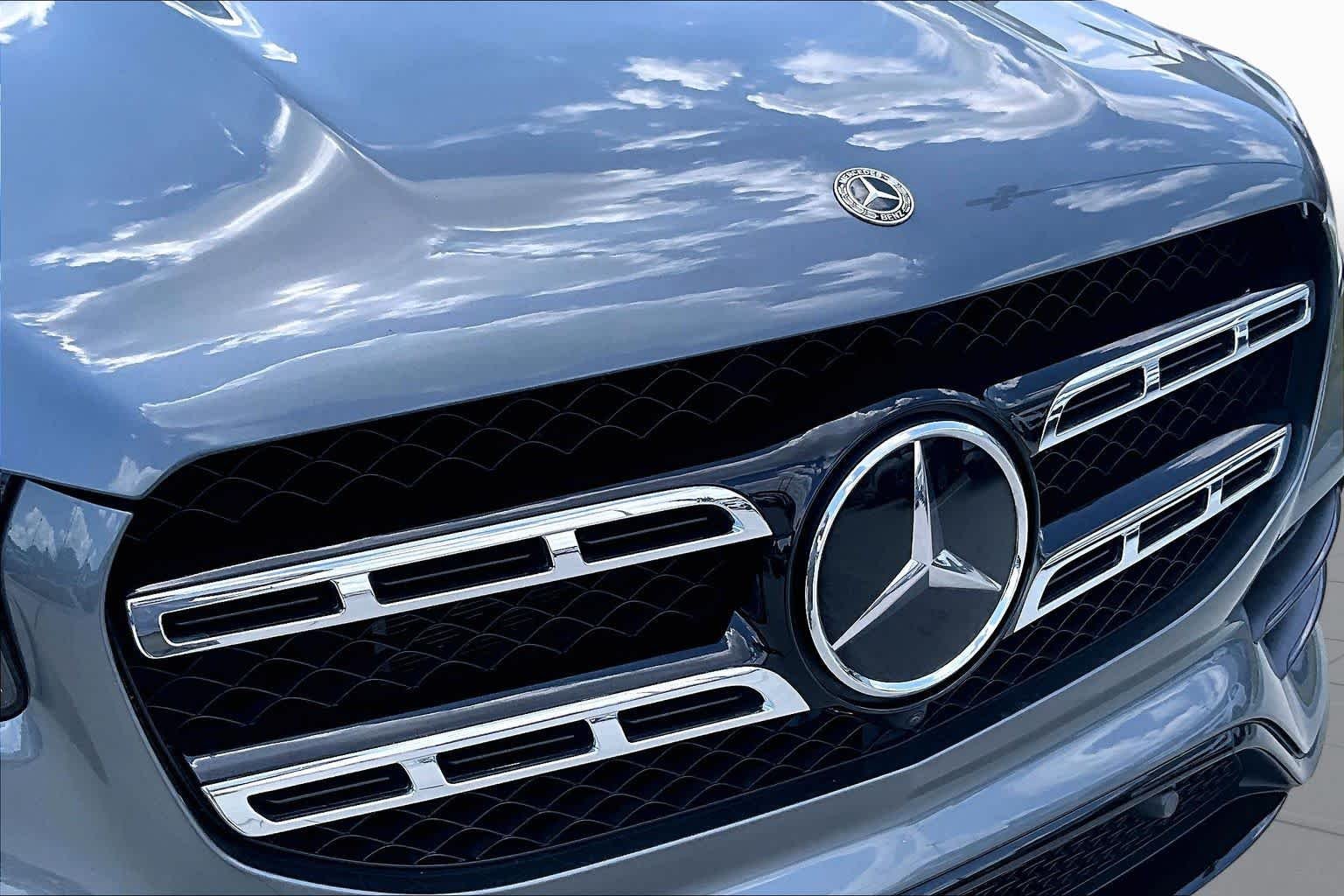Used 2023 Selenite Grey Metallic Mercedes-Benz GLS 450 image 29