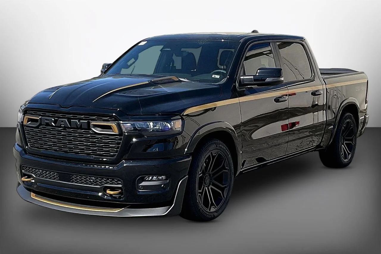 New 2026 Diamond Black Crystal Pearlcoat RAM Big Horn/Lone Star image 4