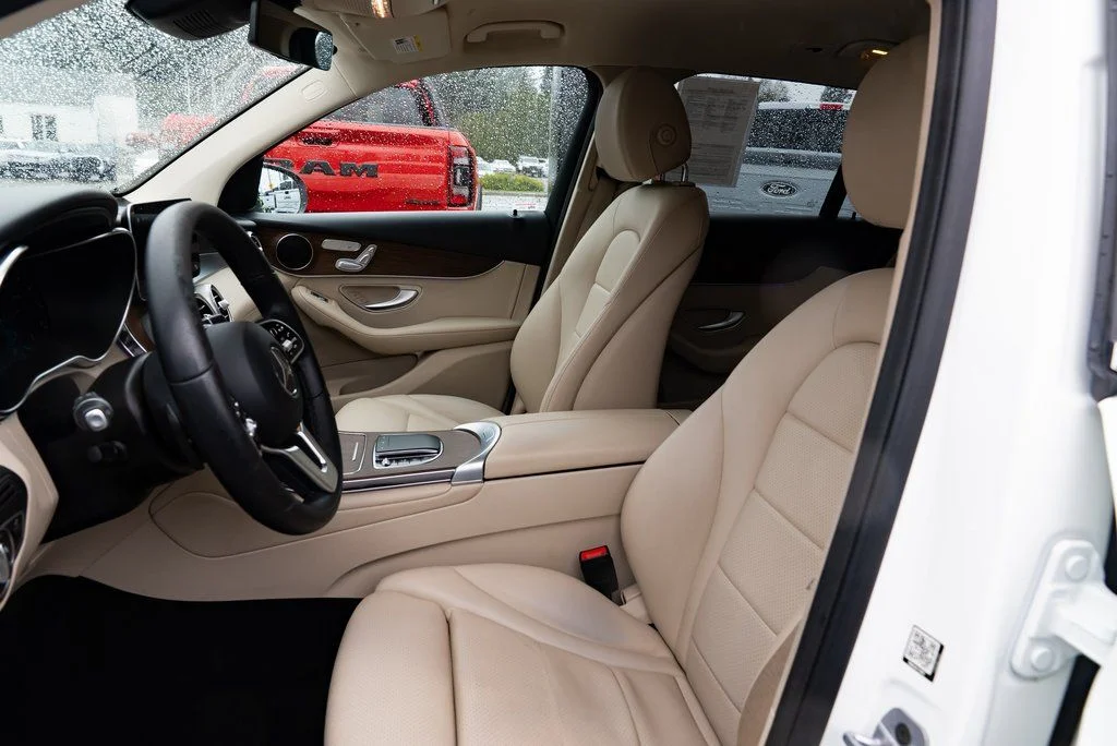Used 2022 White Mercedes-Benz GLC 300 image 18