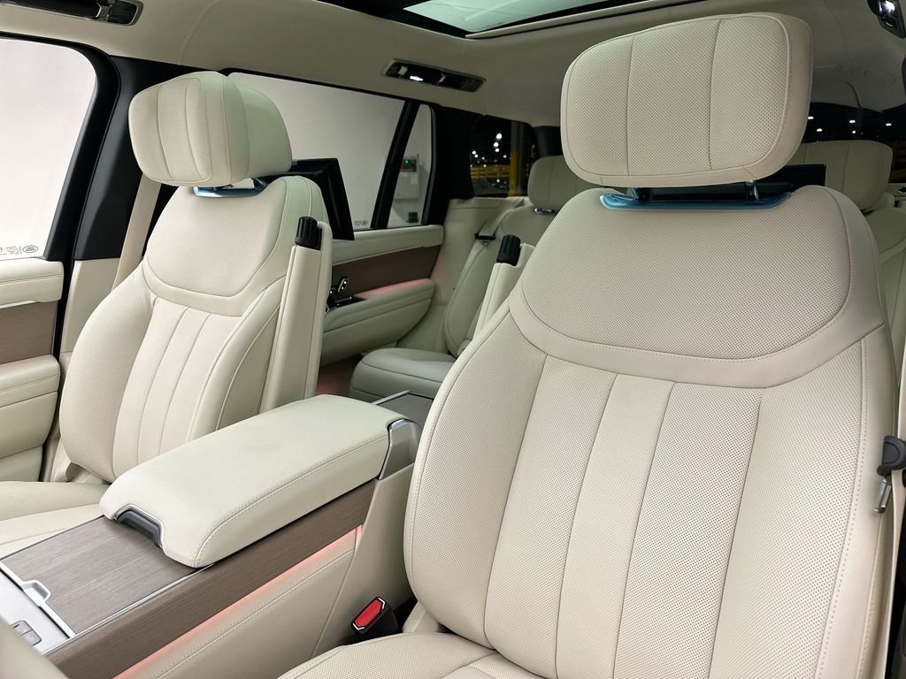 New 2026 Carpathian Gray Premium Metallic Land Rover Autobiography image 19