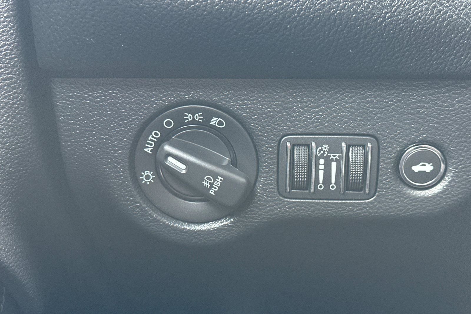 Used 2017 Yellow Dodge R/T image 31