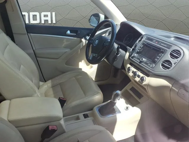 Used 2013 White Volkswagen SEL image 10