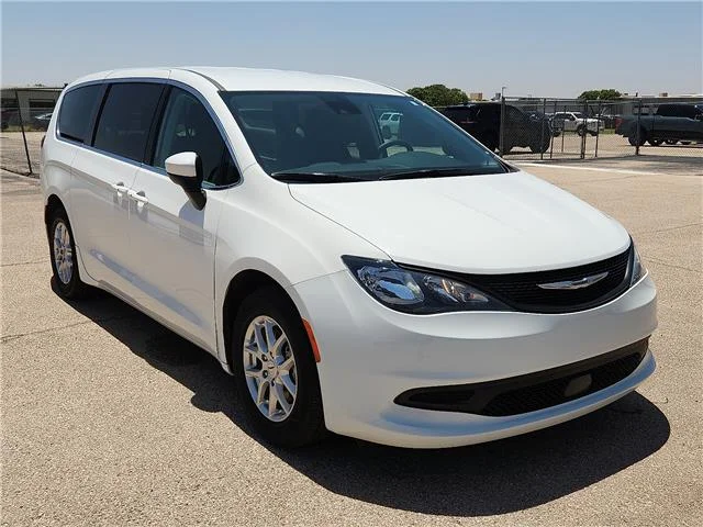 Used 2023 White Chrysler LX Passenger image 6