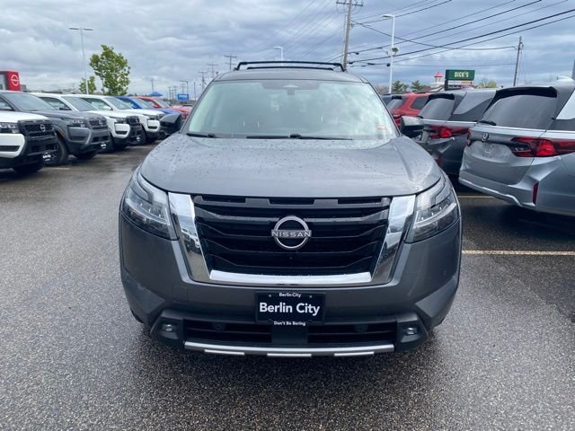 Used 2022 Gray Nissan SL image 10