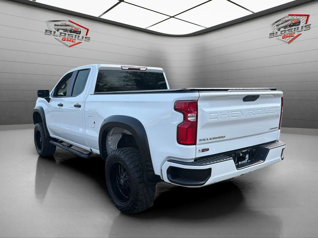 Used 2019 White Chevrolet Custom image 3