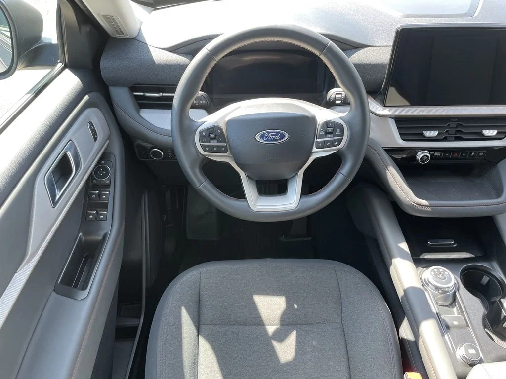 Used 2025 Carbonized Grey Metallic Ford Active image 13