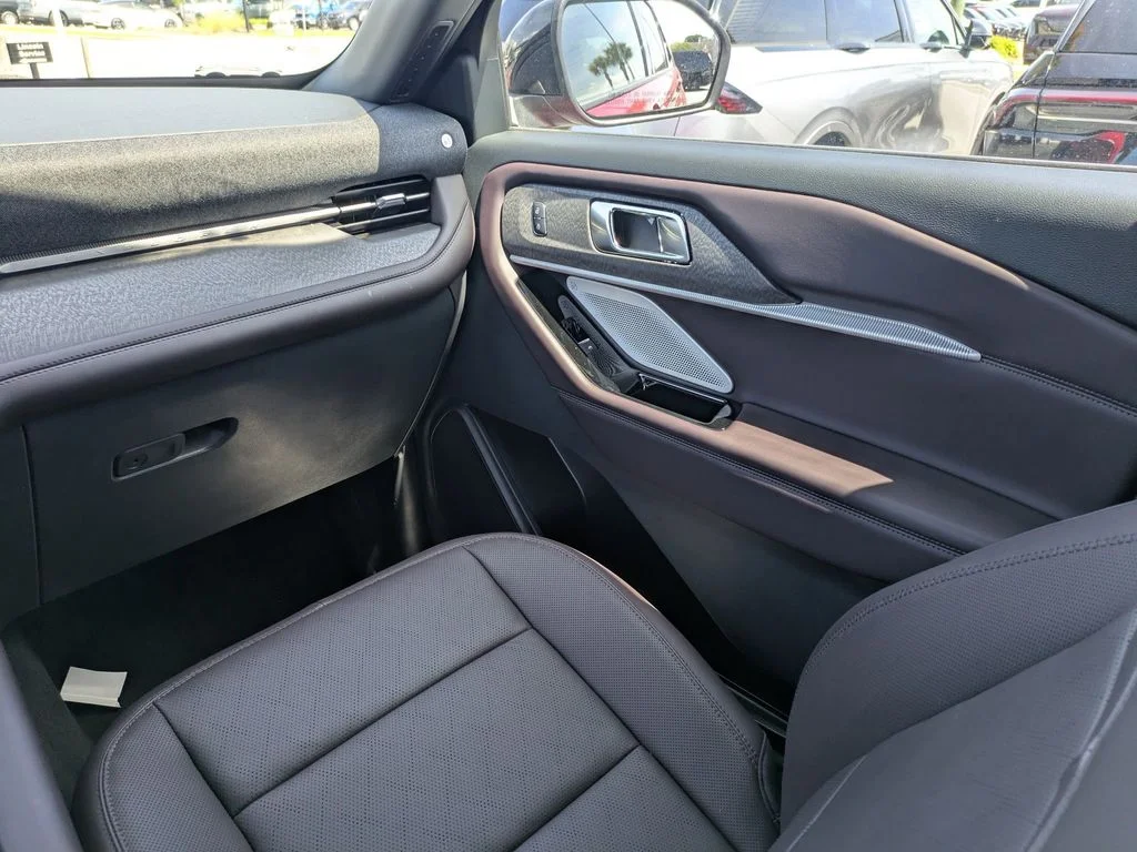 New 2026 Rapid Red Metallic Tinted Clearcoat Ford Platinum image 21