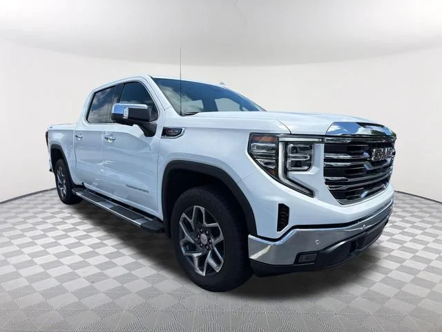 Used 2025 Summit White GMC SLT image 3