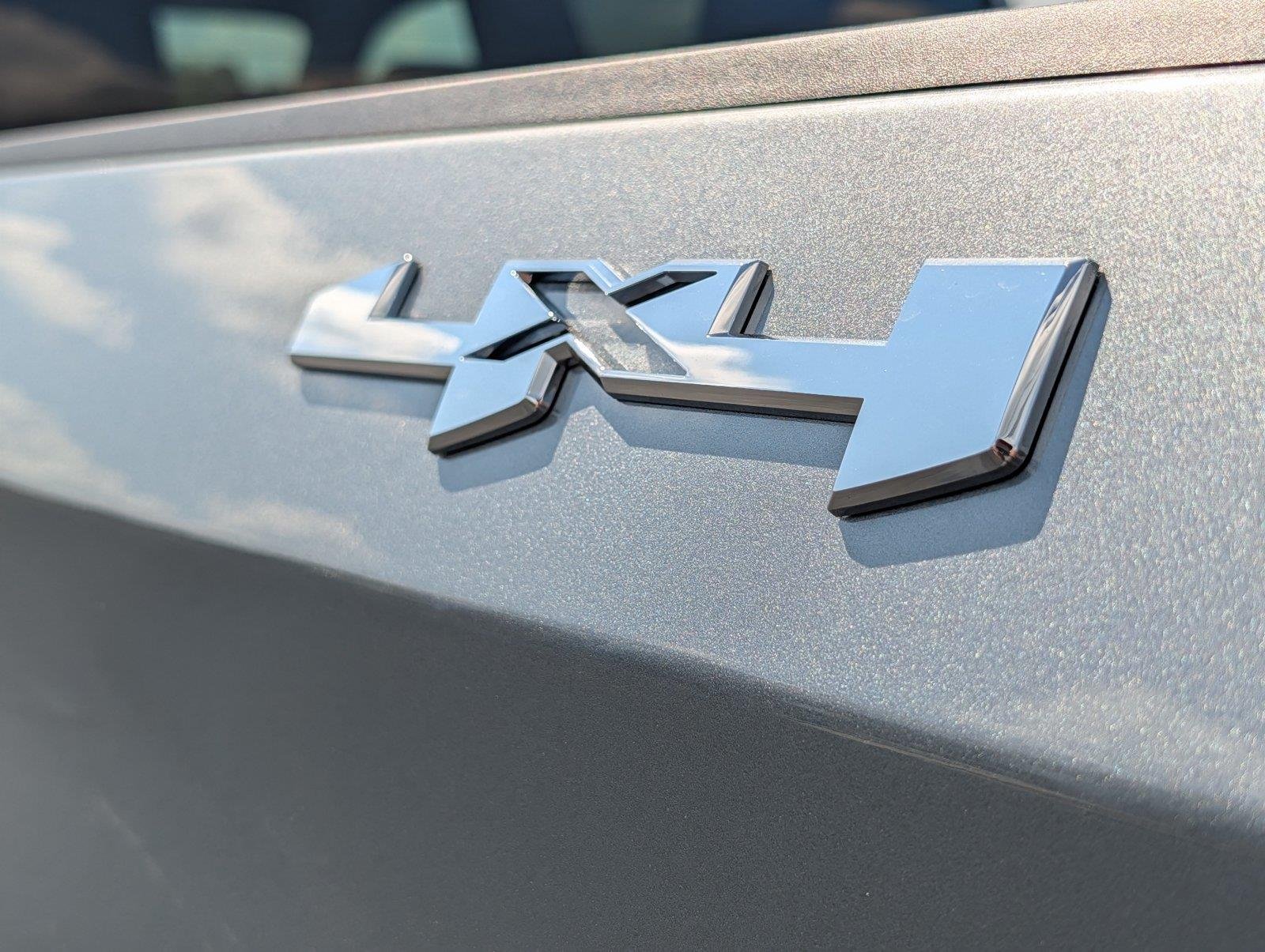 New 2026 Sterling Metallic GMC Elevation image 37