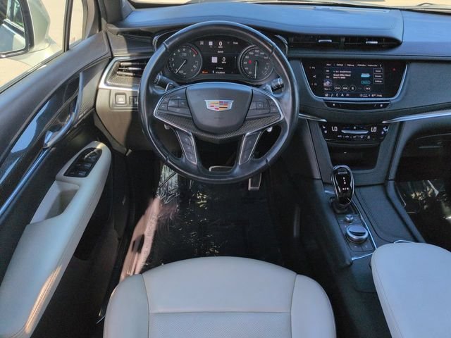 Used 2022 White Cadillac Sport image 15