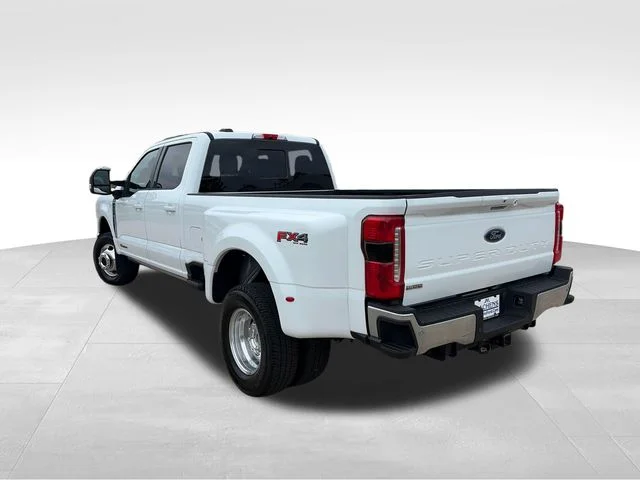 Used 2025 White Ford XL image 4
