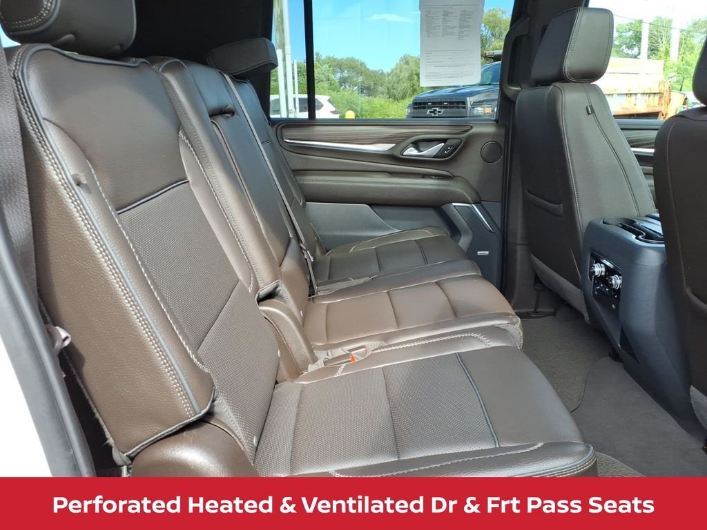 Used 2024 White Frost GMC Denali w/panoramic sunroof image 29