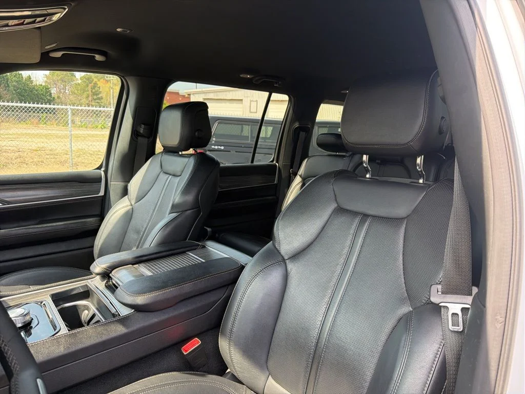 Used 2024 White Jeep Series II image 20