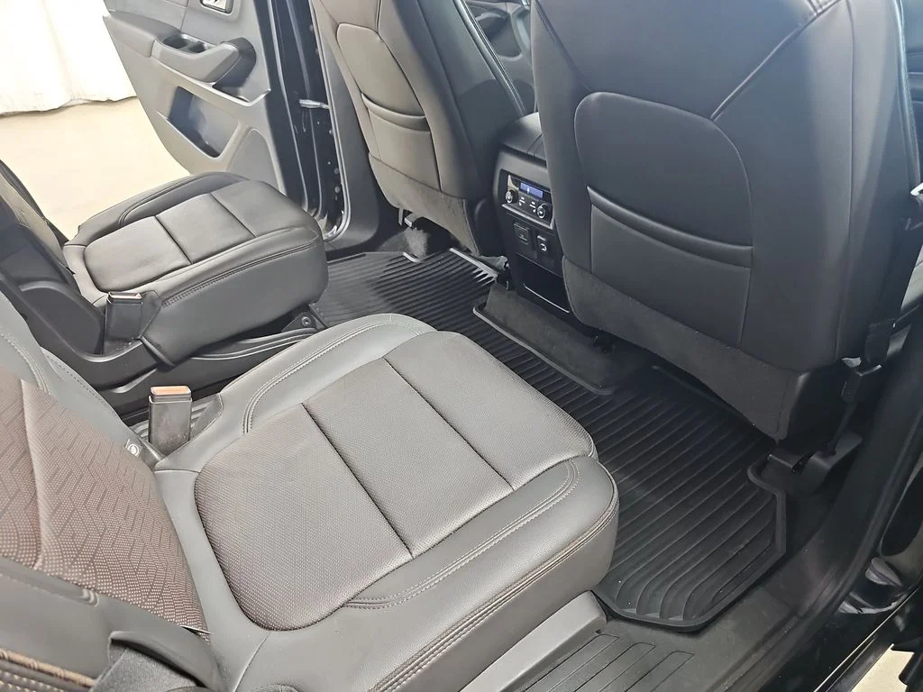 Used 2023 Black Chevrolet High Country image 14