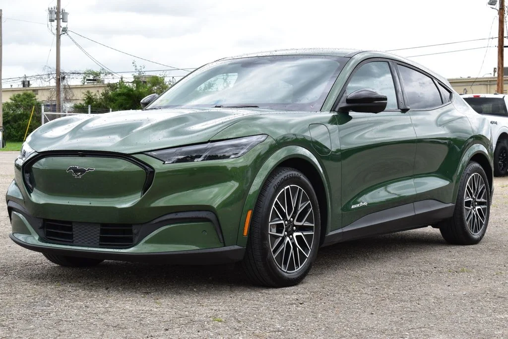 2025 Ford Mustang-Mach-e's photo