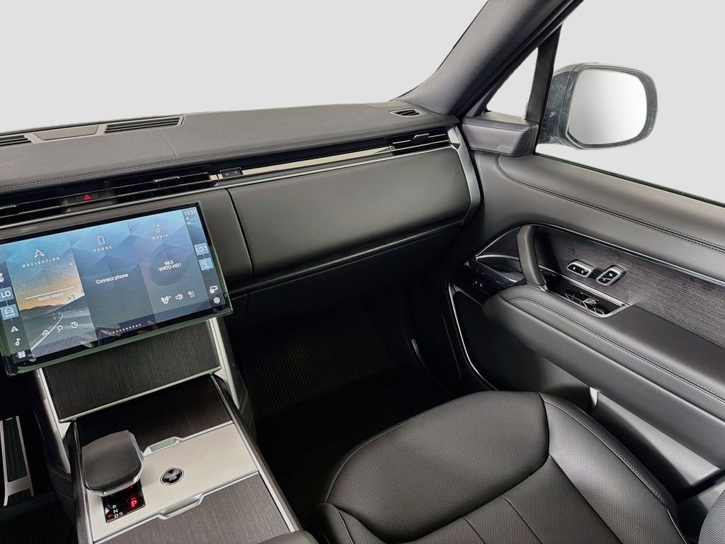 New 2026 Carpathian Grey Land Rover SE 7 Seats image 25