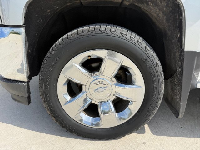 Used 2017 Silver Ice Metallic Chevrolet LTZ image 10