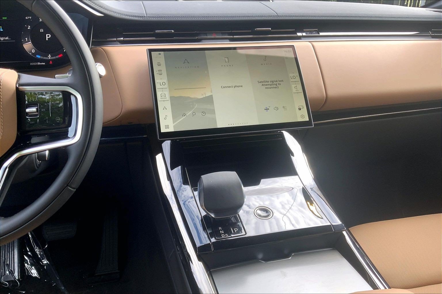 New 2027 Charente Grey Land Rover SE image 6
