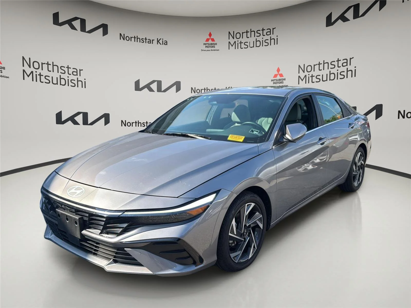 Used 2024 Fluid Metal Hyundai Limited image 1