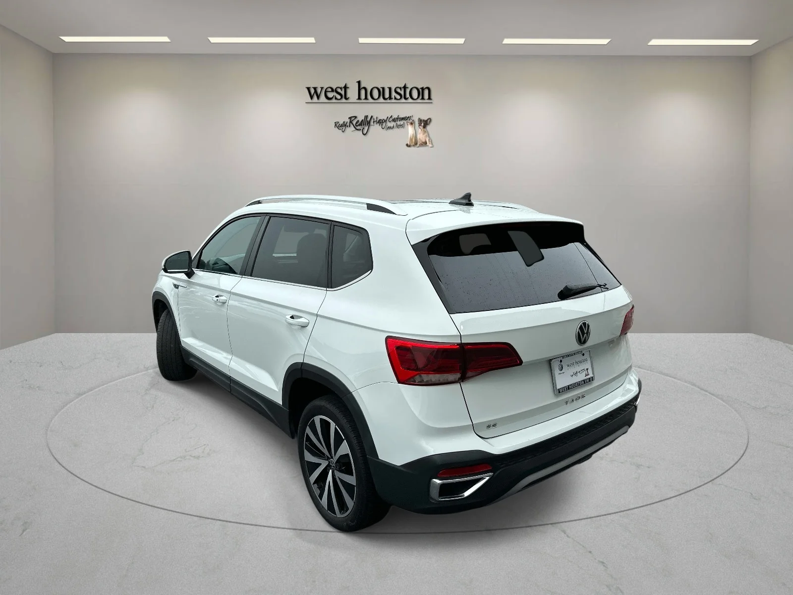 Used 2022 White Volkswagen SE image 7