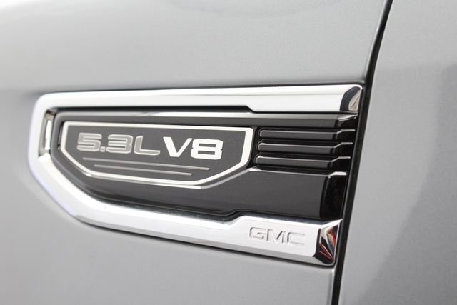 Used 2023 Silver GMC SLT image 9