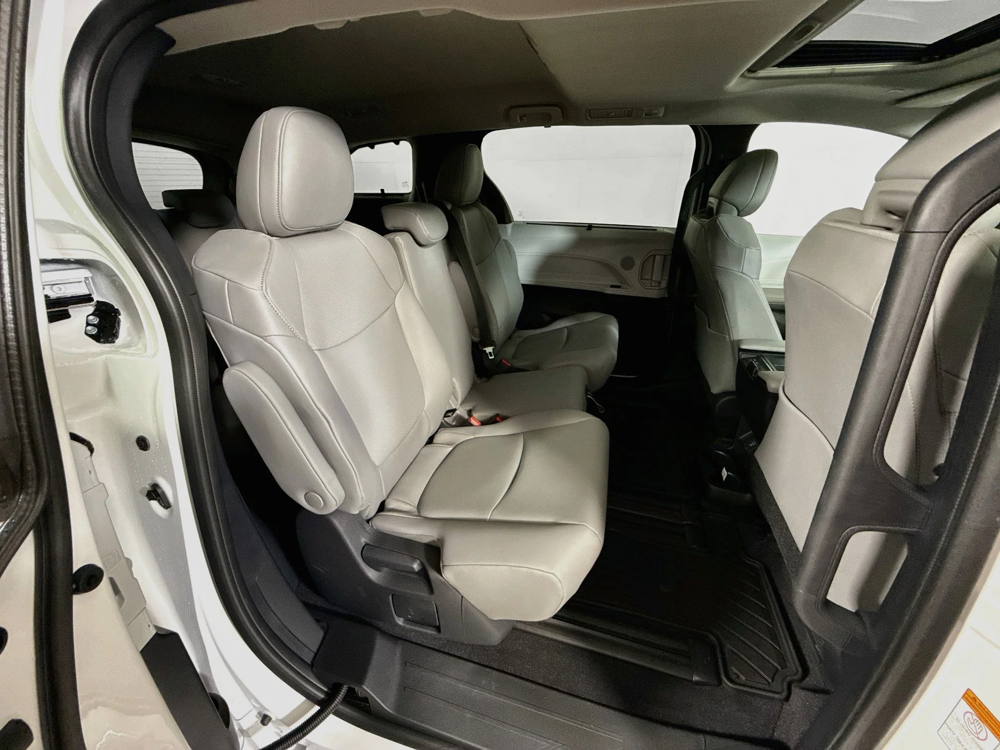 New 2026 Wind Chill Pearl Toyota XLE image 29