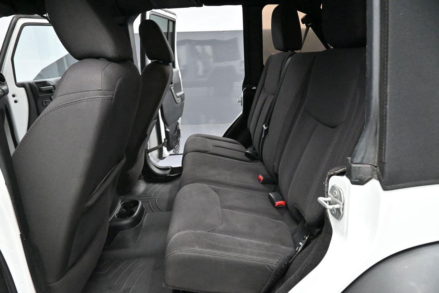 Used 2015 Bright White Clearcoat Jeep Sport image 25