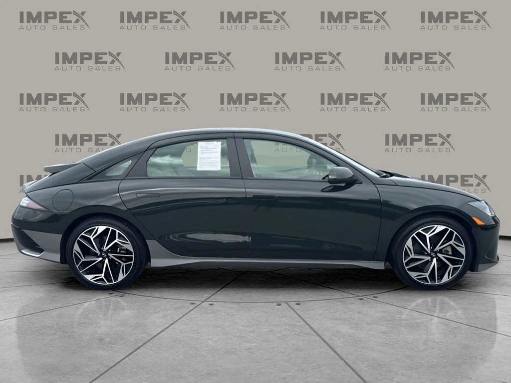 Used 2023 Green Hyundai SEL image 6