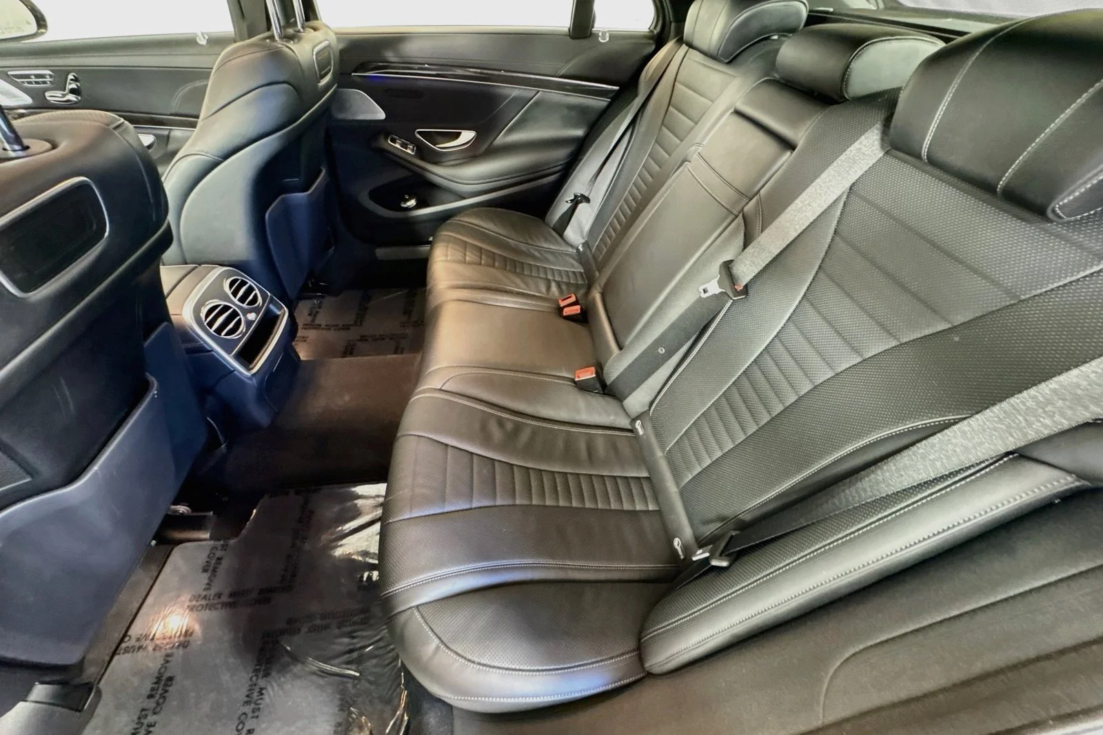 Used 2019 Designo Diamond White Mercedes-Benz S 560 image 23