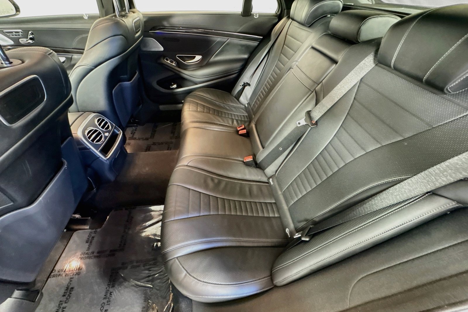 Used 2019 Designo Diamond White Mercedes-Benz S 560 image 23