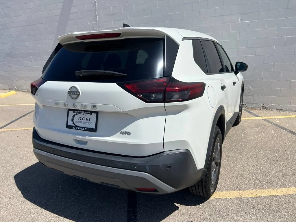 Used 2023 White Nissan S image 8
