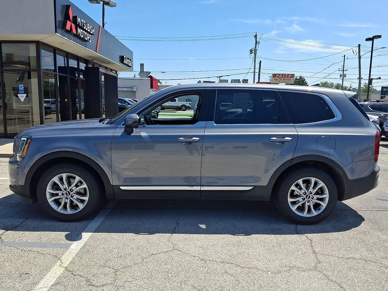 Used 2020 Silver Kia LX image 5
