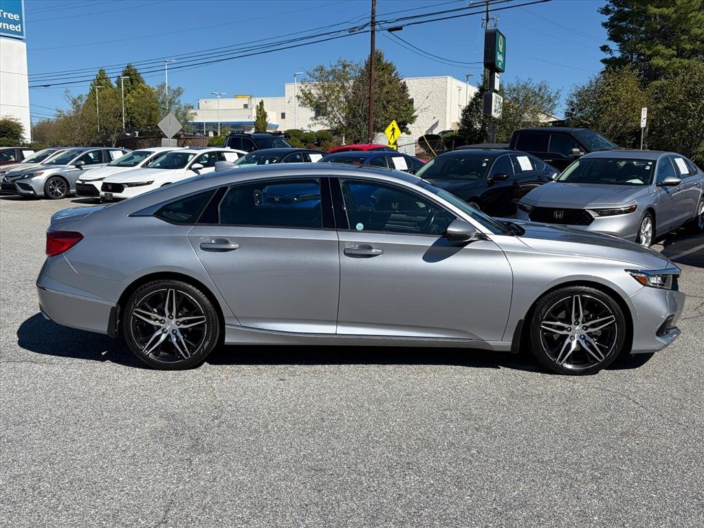 Used 2021 Lunar Silver Metallic Honda Touring image 3