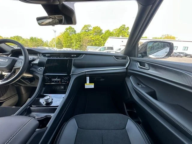 2025 Jeep Grand Cherokee Altitude - Photo 29