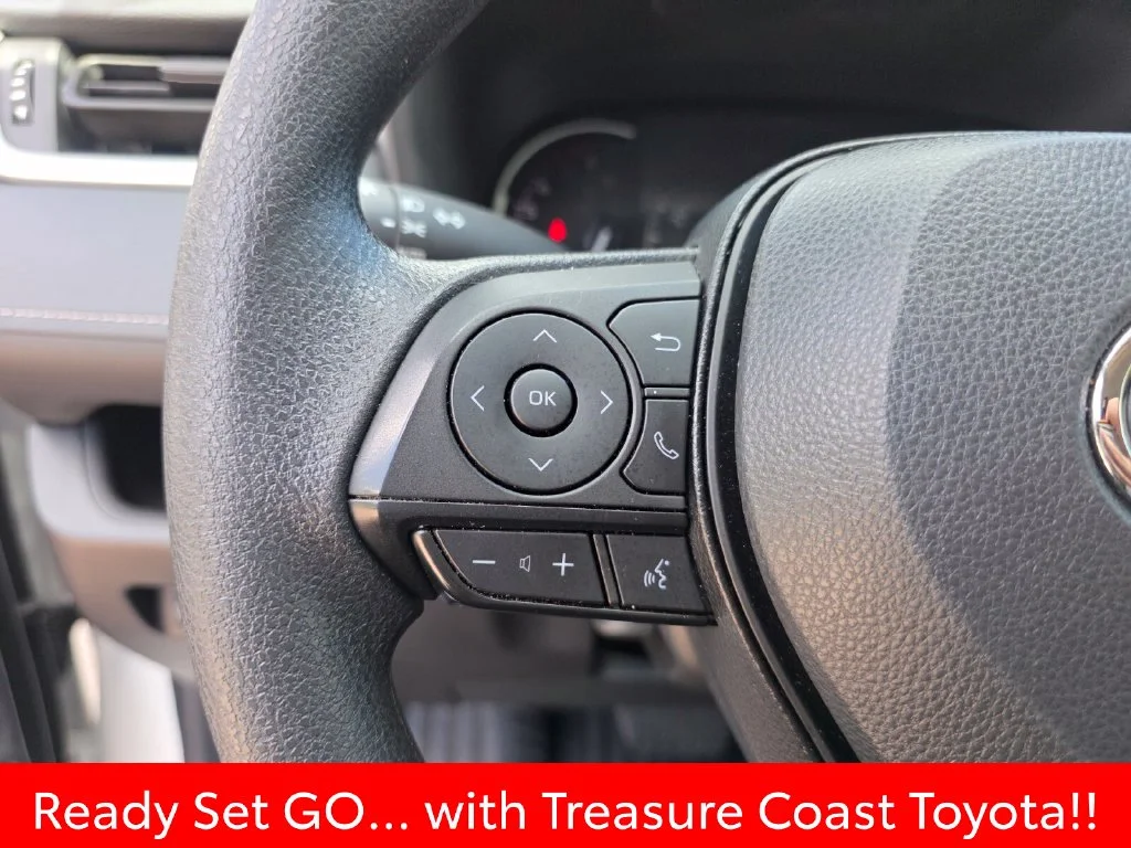 Used 2025 White Toyota XLE image 31