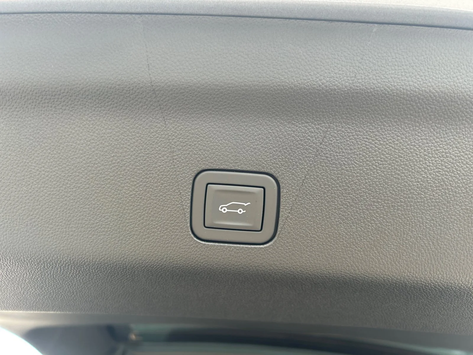 New 2026 Sterling Metallic GMC Elevation image 11