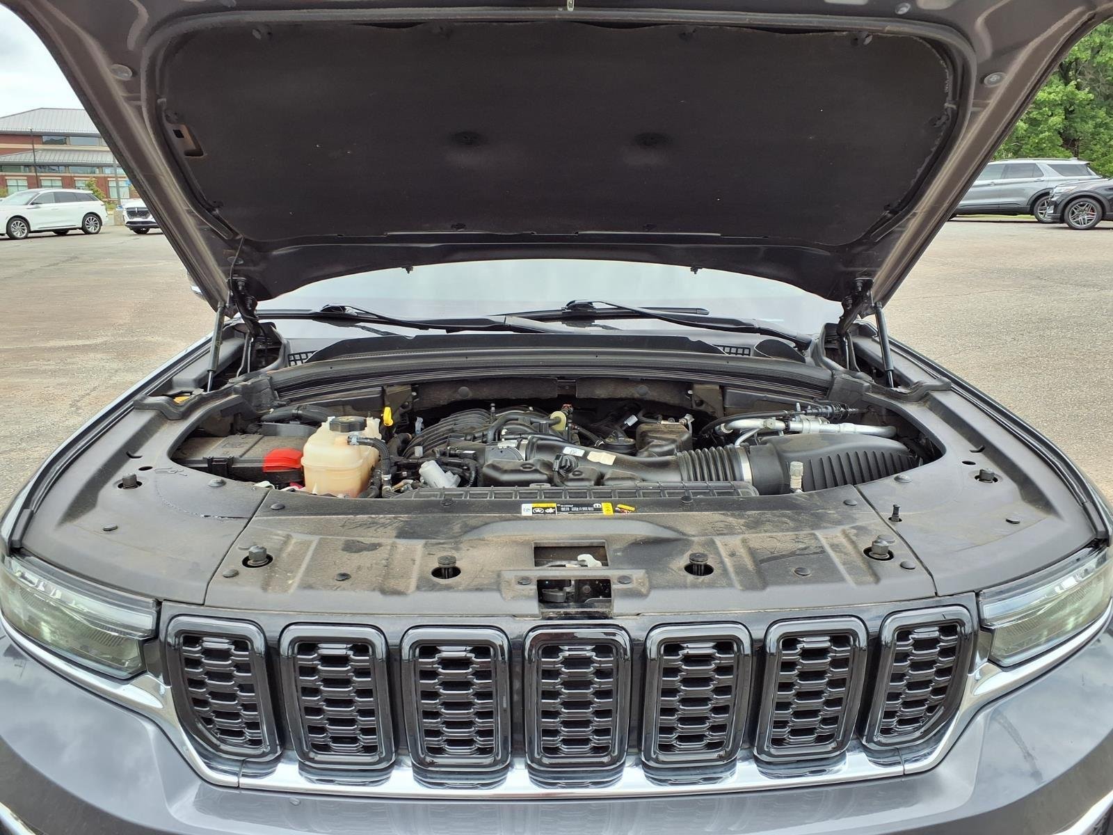 Used 2022 Baltic Gray Metallic Clearcoat Jeep Limited image 32