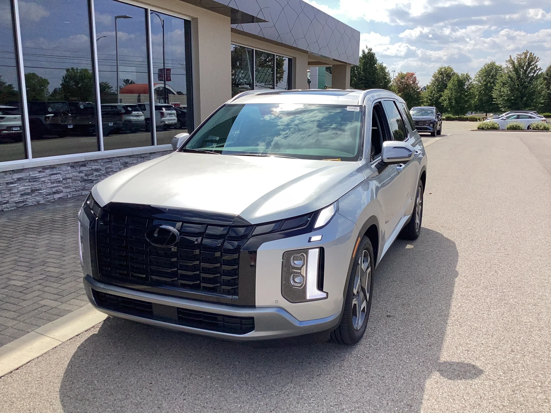 Certified Used 2025 Typhoon Silver Hyundai SEL Premium image 8