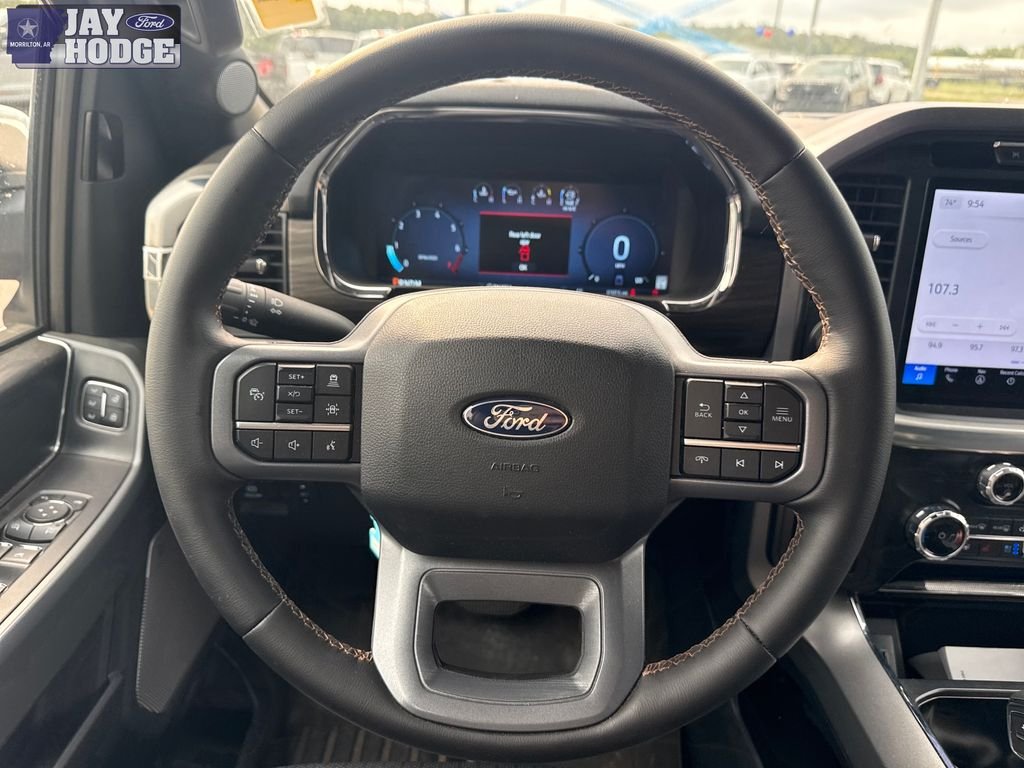 Used 2025 Silver Ford Lariat image 27