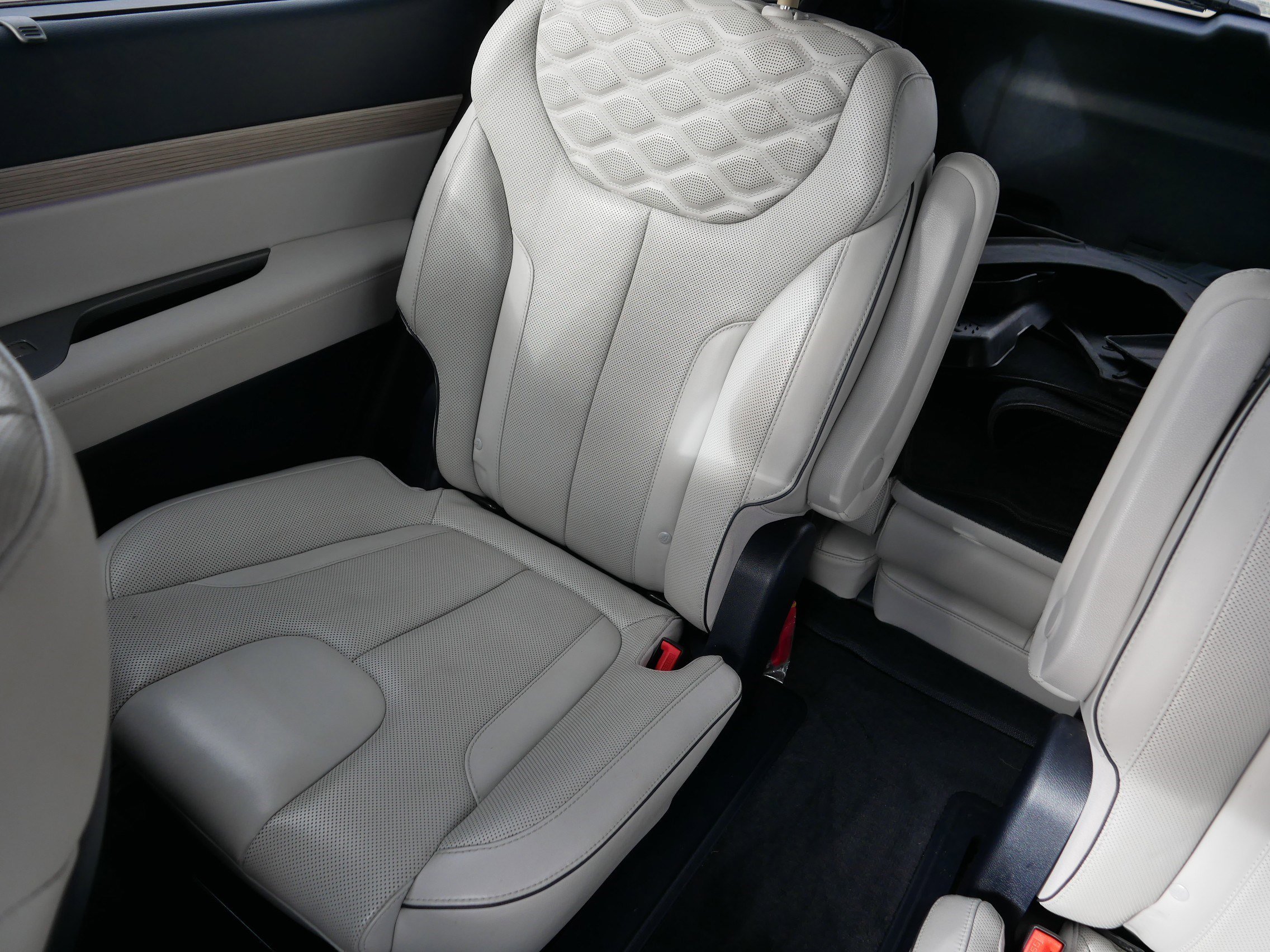 Certified Used 2021 Hyper White Hyundai Limited image 12