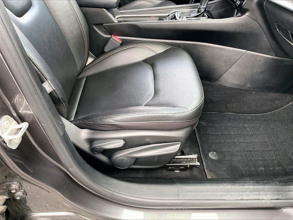 Used 2024 Gray Jeep Latitude Lux image 35