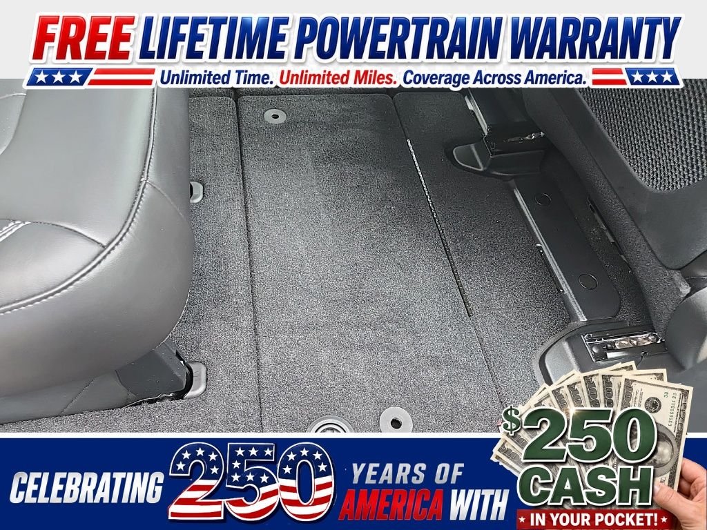 New 2027 Bright White Clear-Coat Exterior Paint Chrysler Select image 86