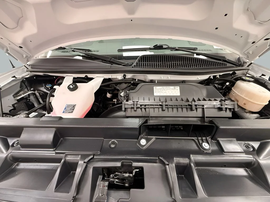 Used 2025 White GMC Work Van image 18