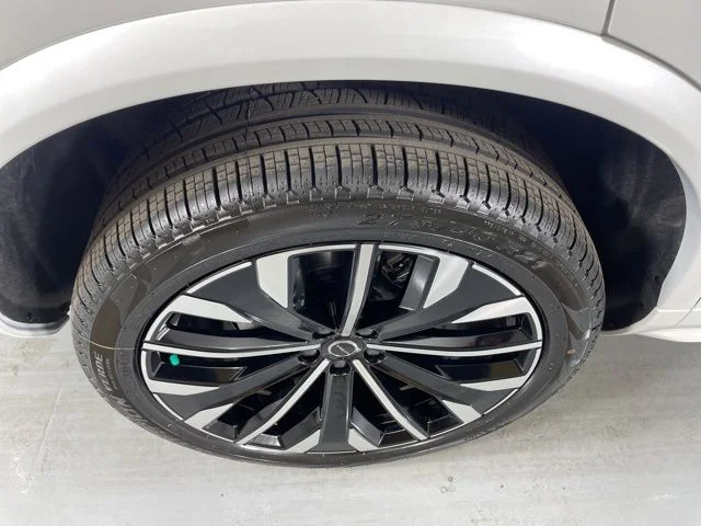 2026 Volvo XC90 Plus - Photo 10